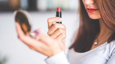 Jangan Asal Pake Warna Untuk Ngantor Ini 8 Warna Lipstik Yang Pantas Digunakan