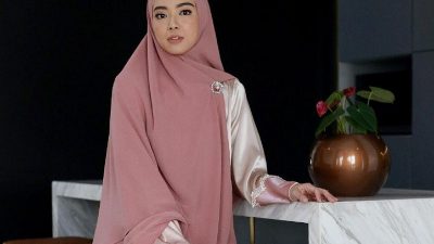 Tetap Nyaman Kenakan Hijab Syari